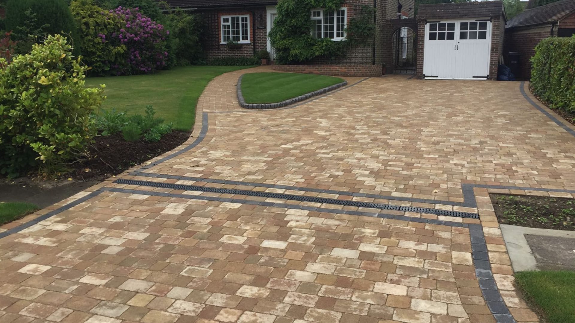 Banstead Patio & Driveway Construction D Plumridge